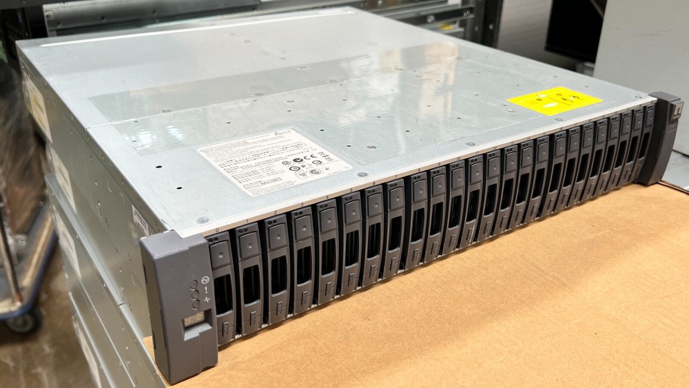 NetApp DS2246 NAJ-1001 Disk Array NO HDDs (Empty Caddy's) | 2x IOM6 2x PSU