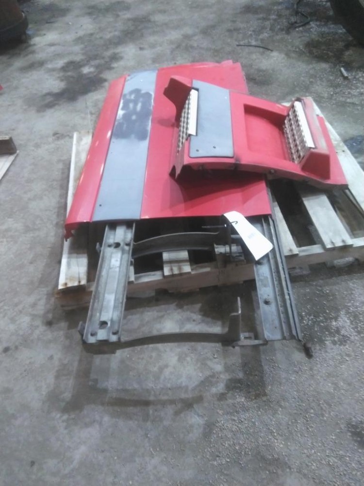 For 2004 VOLVO VNL SIDE FAIRING Right , OH