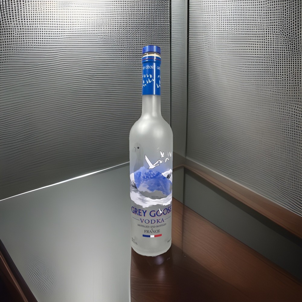 Collectable EMPTY Grey Goose 1L Vodka Bottle with Stopper VGC