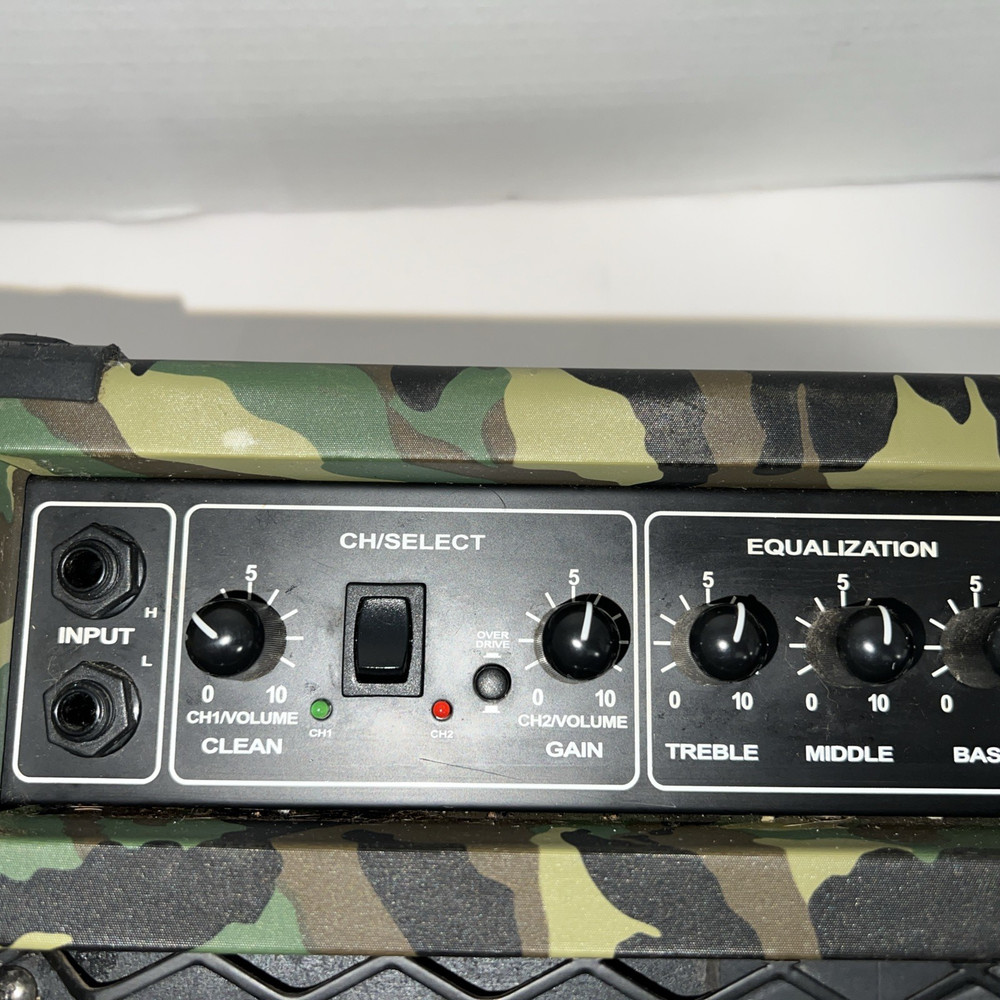 Washburn Bad Dog BD25RCST 25-Watt Solid-State Mini Stack Camo Limited Edition