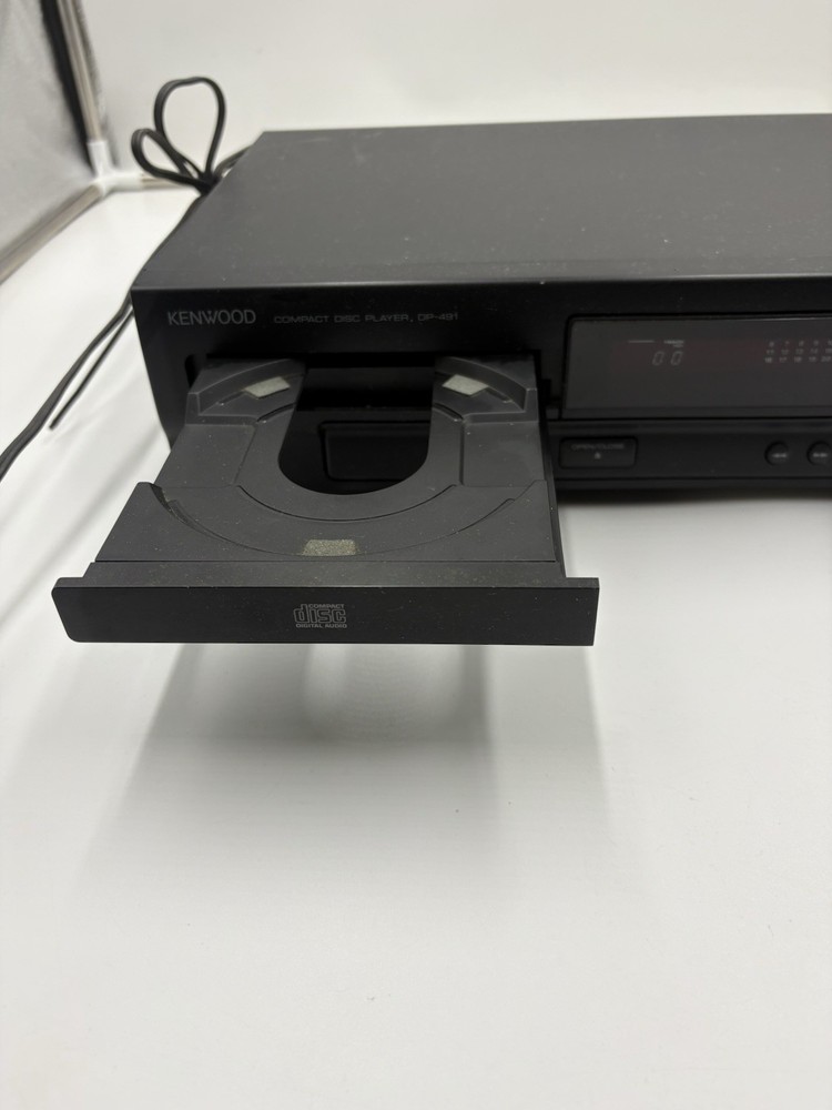 Kenwood DP-491 Single Deck Compact Disc CD Player - WORKS