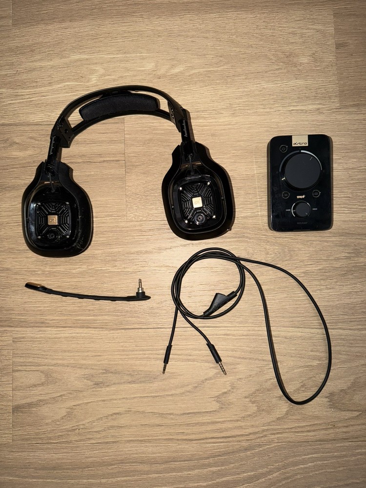 ✨✨Astro Gaming A40 TR Wired Headset with MixAmp Pro  Controller  - WORKS ✨✨