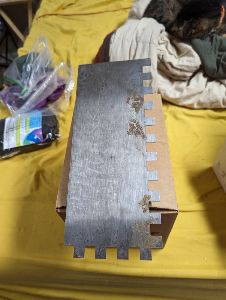 qlt notched trowel 11 x 4 1/2