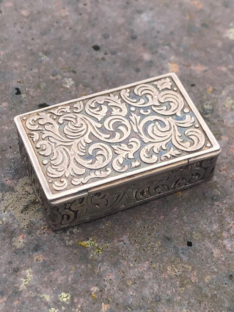 Gorgeous Solid Silver Snuff/Trinket Box by NB Sheffield 1975