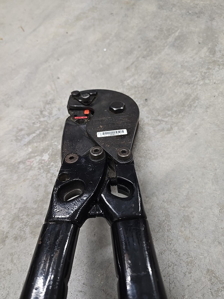 PANDUIT CT-720 CRIMPING TOOL w/ Multiple CRIMP HEAD