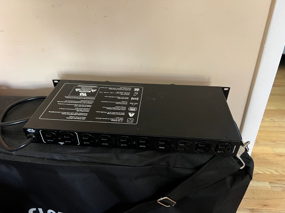 Livewire PC 1100 11-Outlet Power Conditioner & Distribution System