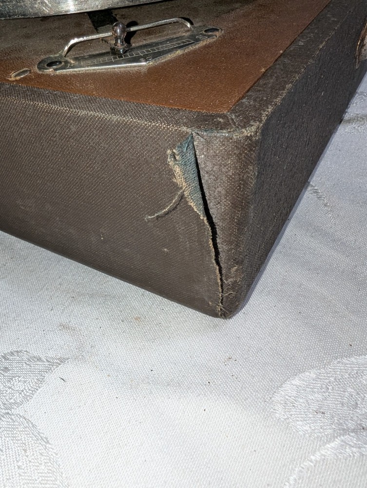1940s SILVERTONE Portable Gramophone Phonograph Hand Crank Full Size Replicator