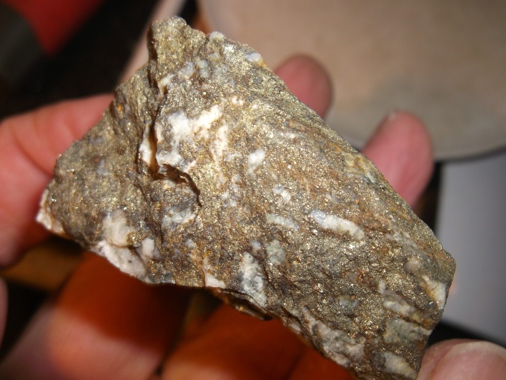 gold silver copper ore, 107 grams samples ,ore high grade .this is not