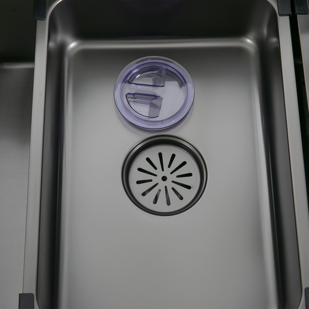 Multifunctional Digital Display Sink Workstation Kitchen Sink w/Pull-Out Faucet