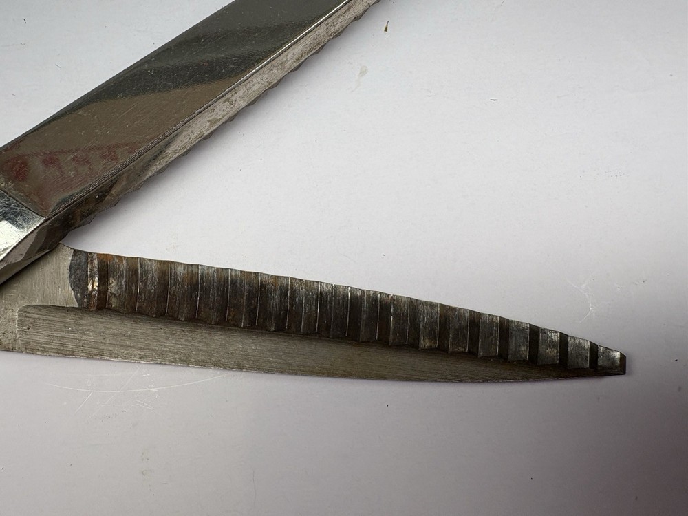 Vintage JOY 9” Long Pinking Shears