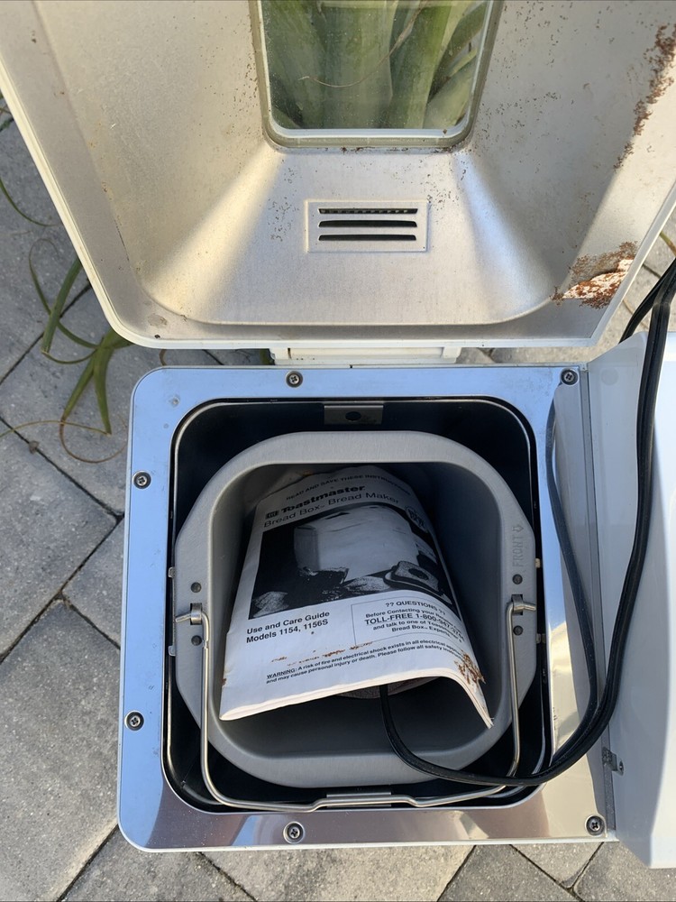 TOASTMASTER 1185 Automatic Bread And Butter Maker Bread Machine Working