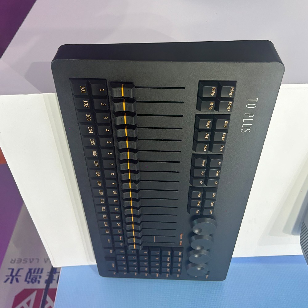 T0 Plus Mini Command Fader Wing on PC DJ Console for MA2 Light Software