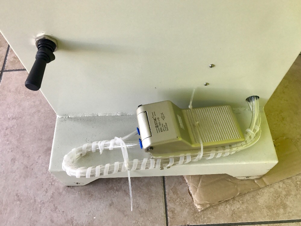 Semi-Automatic Feeding Flip Flops Strap Attaching Machine Only $900