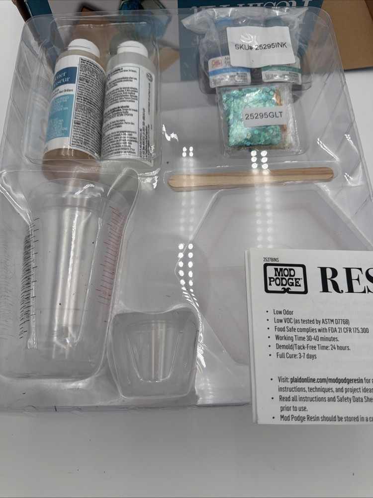 Plaid Mod Podge Do It Yourself Resin Kit