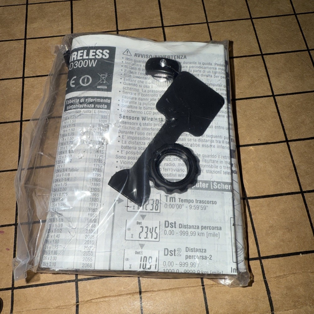 NEEDS BATTERIES CATEYE Strada Wireless CYCLOCOMPUTER CC-RD300W