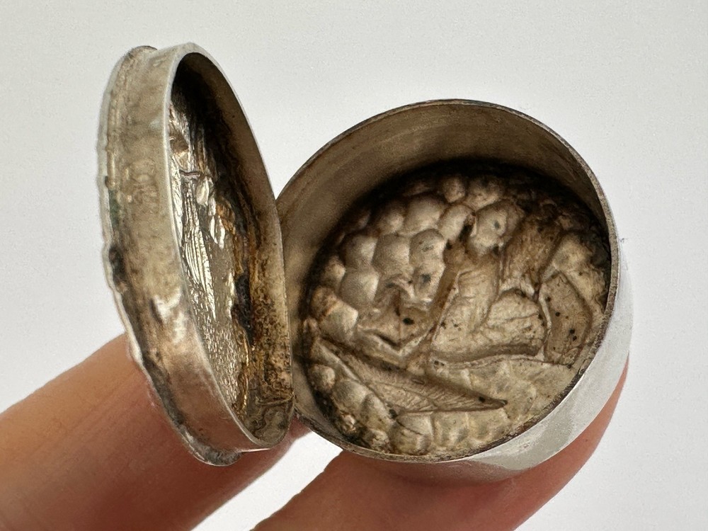 Victorian Solid Silver Pill Box c.1891
