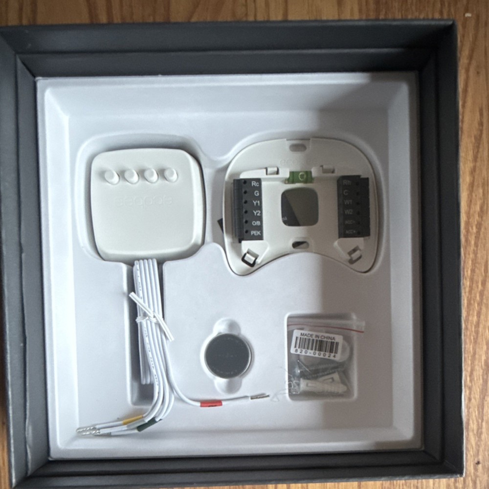 ecobee ECB402 Programmable Thermostat Black/White with Mounting Hardware - NEW