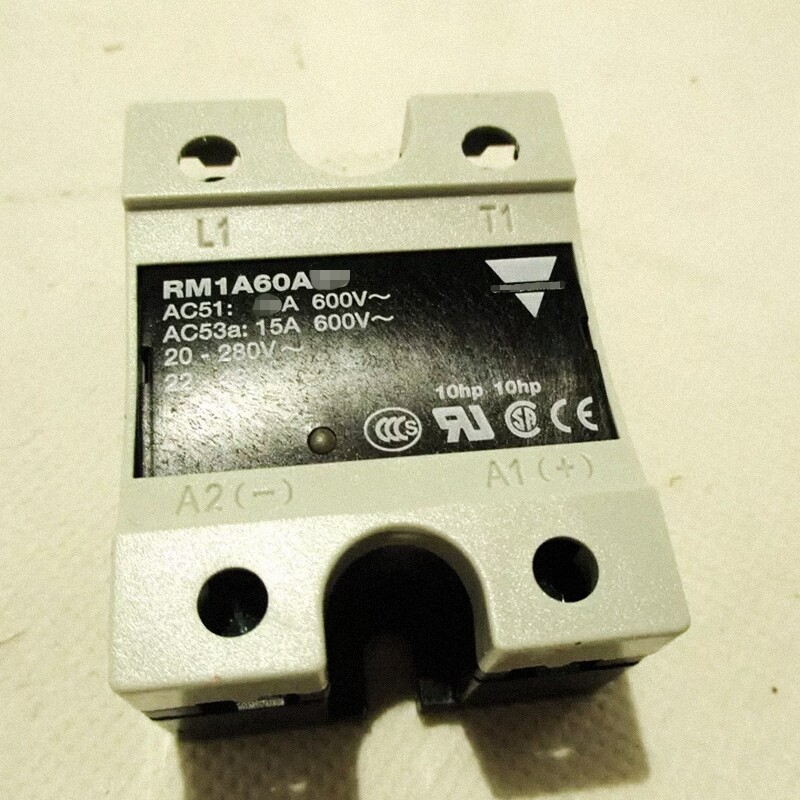 FOR Carlo Gavazzi Solid state relay RM1A60A10 600V