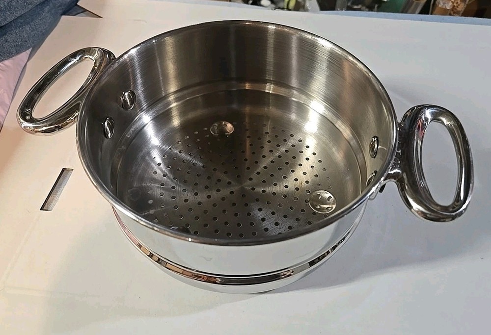 Sur La Table Steamer Insert 7” EUC