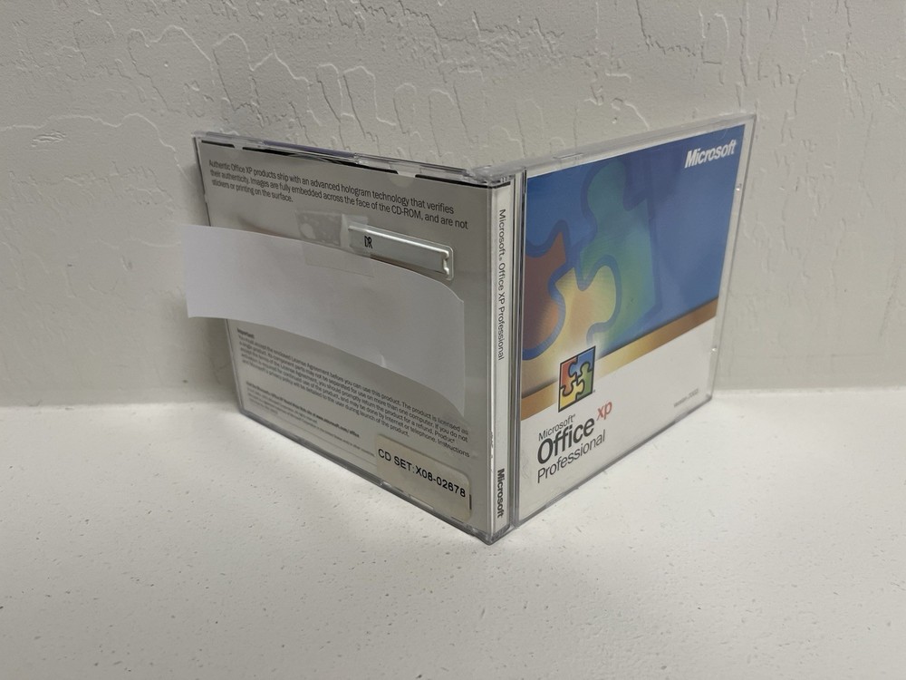 Microsoft Office XP Professional Version 2002 2-CD Set with Key Original Case