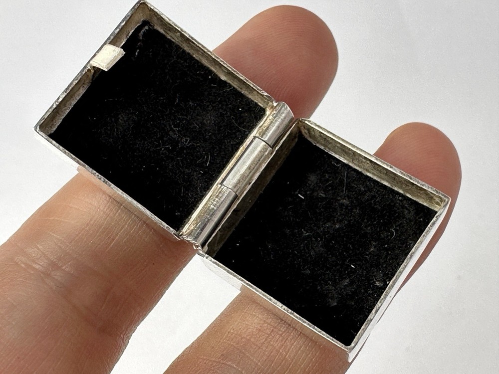 Vintage Solid Silver Pill Box