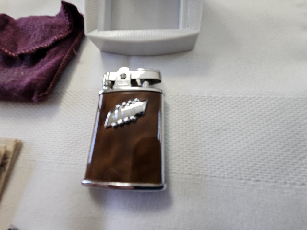 Vintage Ronson Gem Lighter