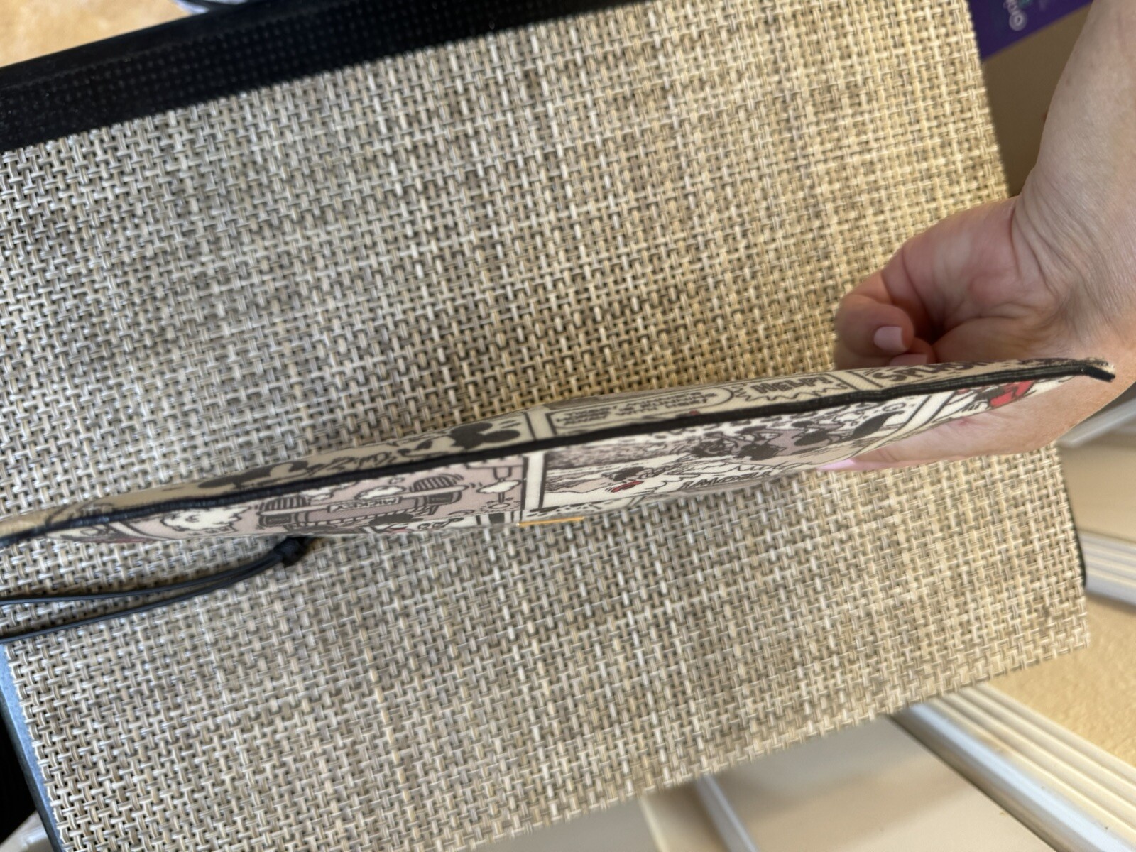 KATE SPADE X DISNEY Mickey Minnie Mouse Comic Medium Corner Zippered Wristlet