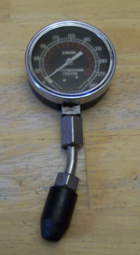 VINTAGE ENGINE COMPRESSION TESTER GAUGE (300 PSI)