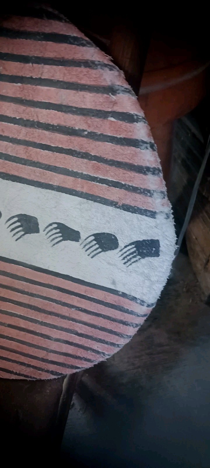 ** AWESOME NATIVE AMERICAN WALL ART PAINTED BISON SHIELD DISPLAYS BEAUTIFUL**