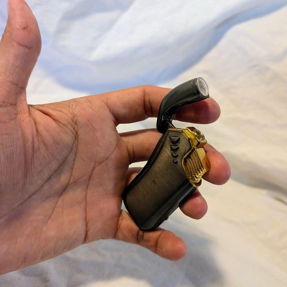 Retro Sci-Fi Design Refillable Pocket Cool Lighter