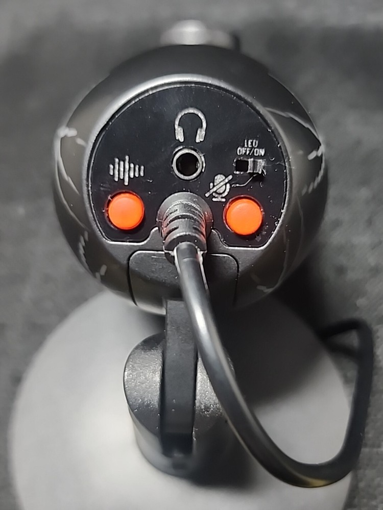 Professional LED Microphone Dynamic Recording Gaming Streaming Podcast (T40)