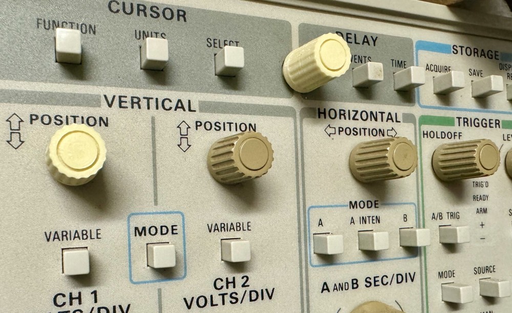 3 PCS Tektronix 366-2041-03 Knobs With Pointer 2465B, 2467B, 2445B, 2465A, 2467