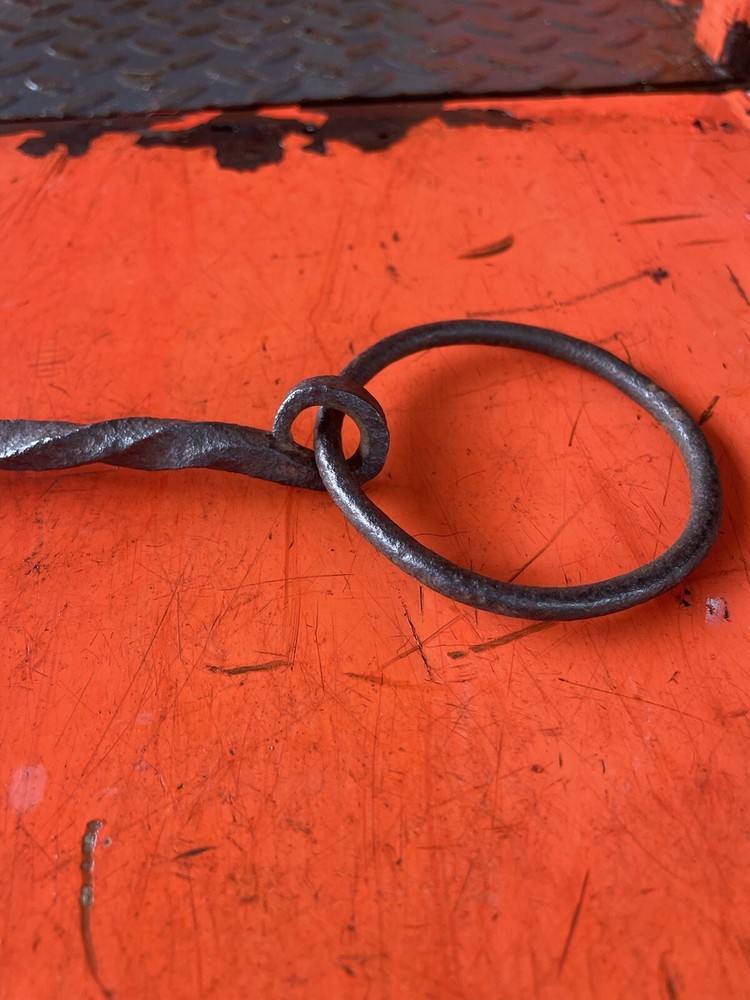 VINTAGE BLACKSMITH FORGED SWEET IRON TWISTED SNAFFLE BIT. HUGE