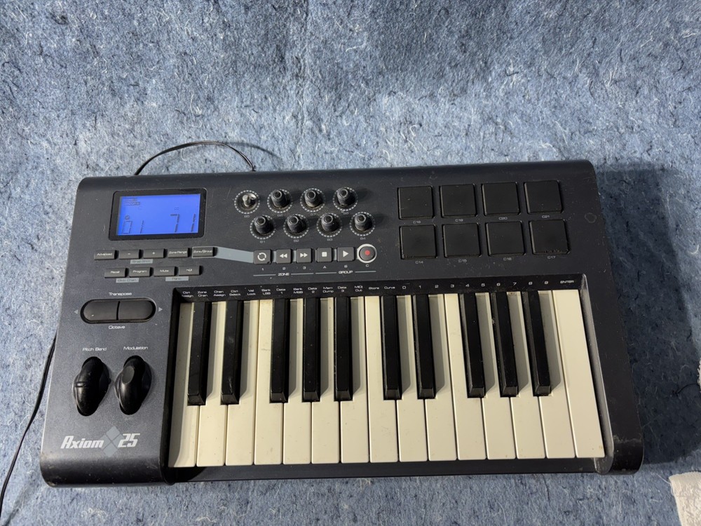 M-Audio Axiom 25-Key Semi-Weighted USB Midi Keyboard Controller read description