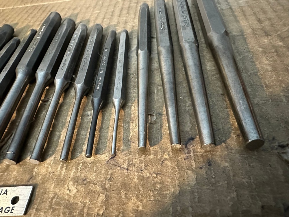 SNAP-ON TOOLS 16 PIECE PUNCH & CHISEL SET WITH CHISEL PUNCH GAGE ( LOT 3 )