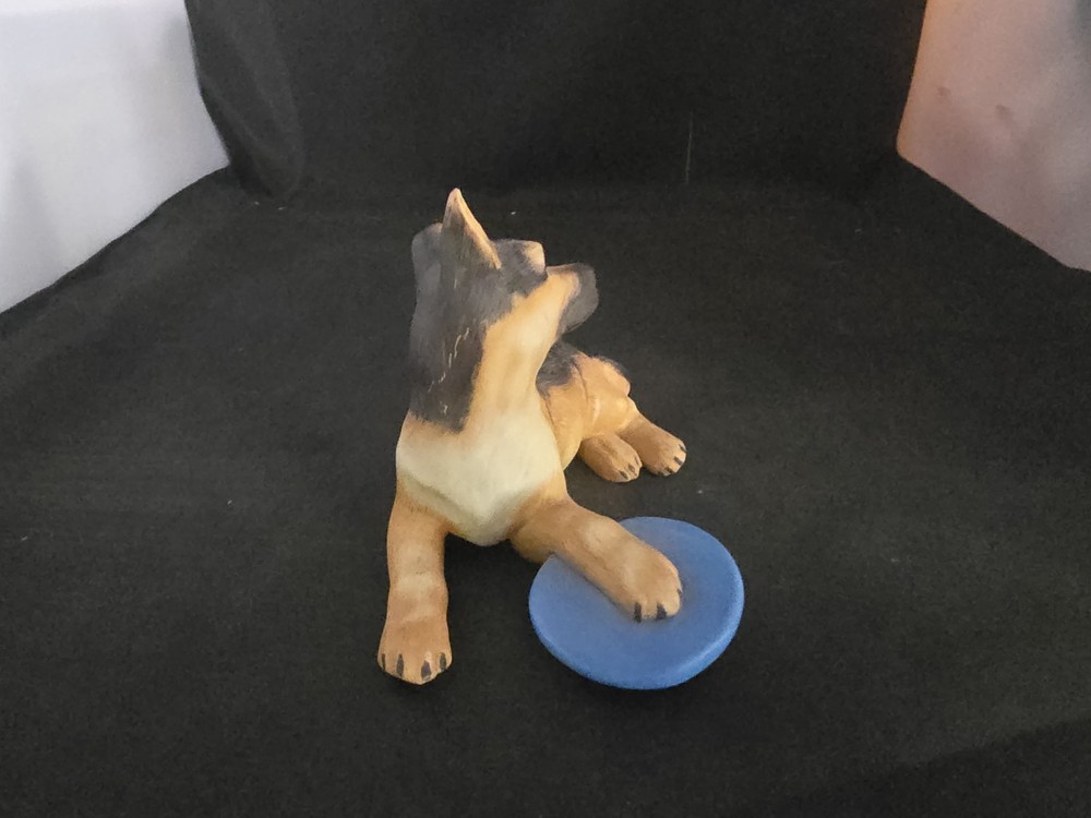 1987 The Franklin Mint German Shepherd Figurine