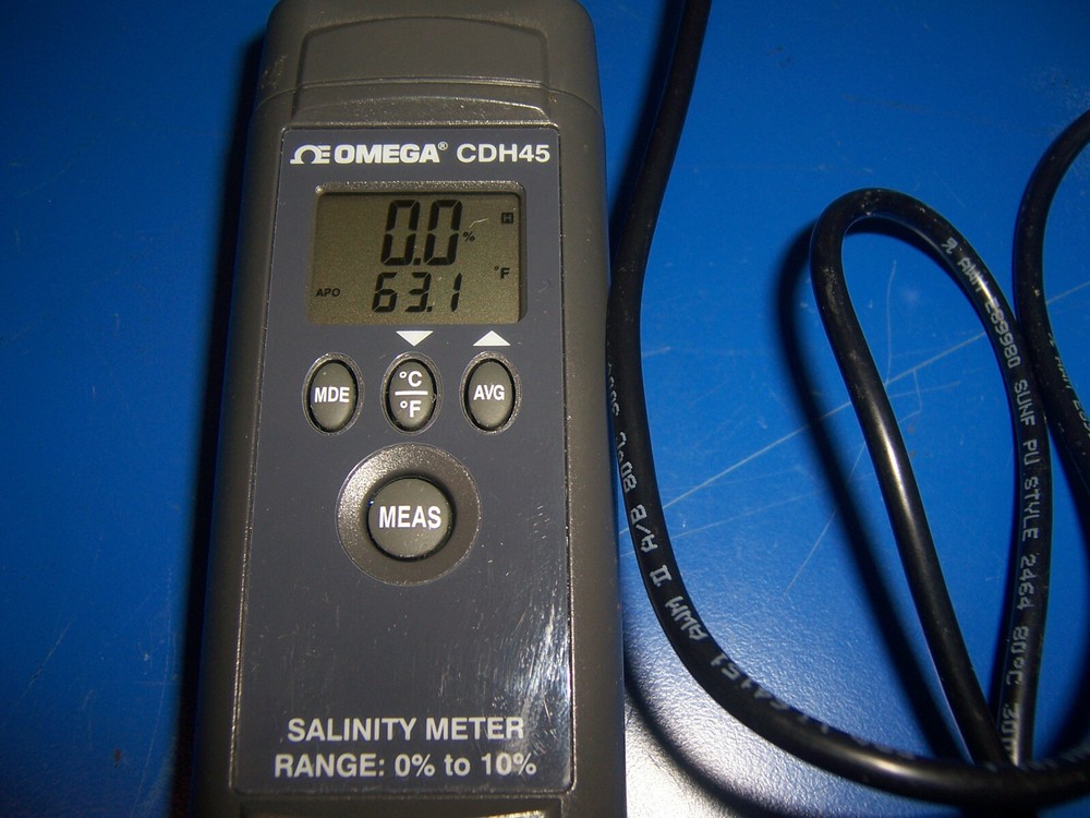 11107 Omega CDH45 hand held Salinity Meter range: 0% - 10%