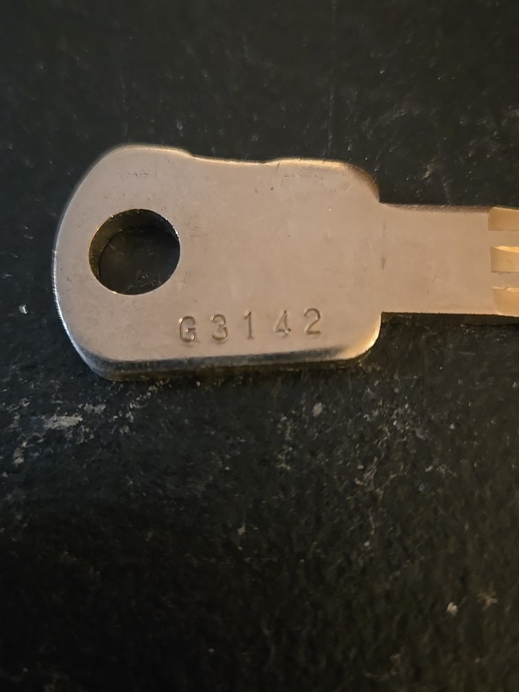 GREENWALD SENTINEL KEY CODED G3142 (3D5)