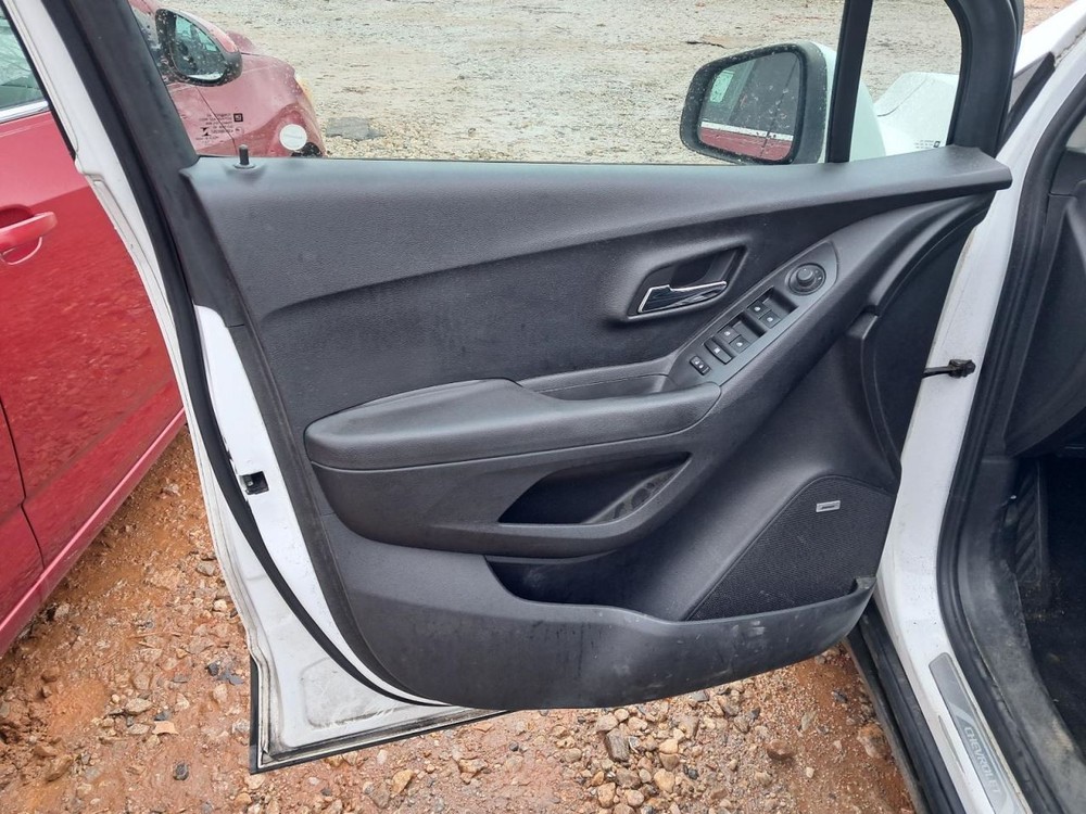 TRAX 2015 Glove Box 4845417