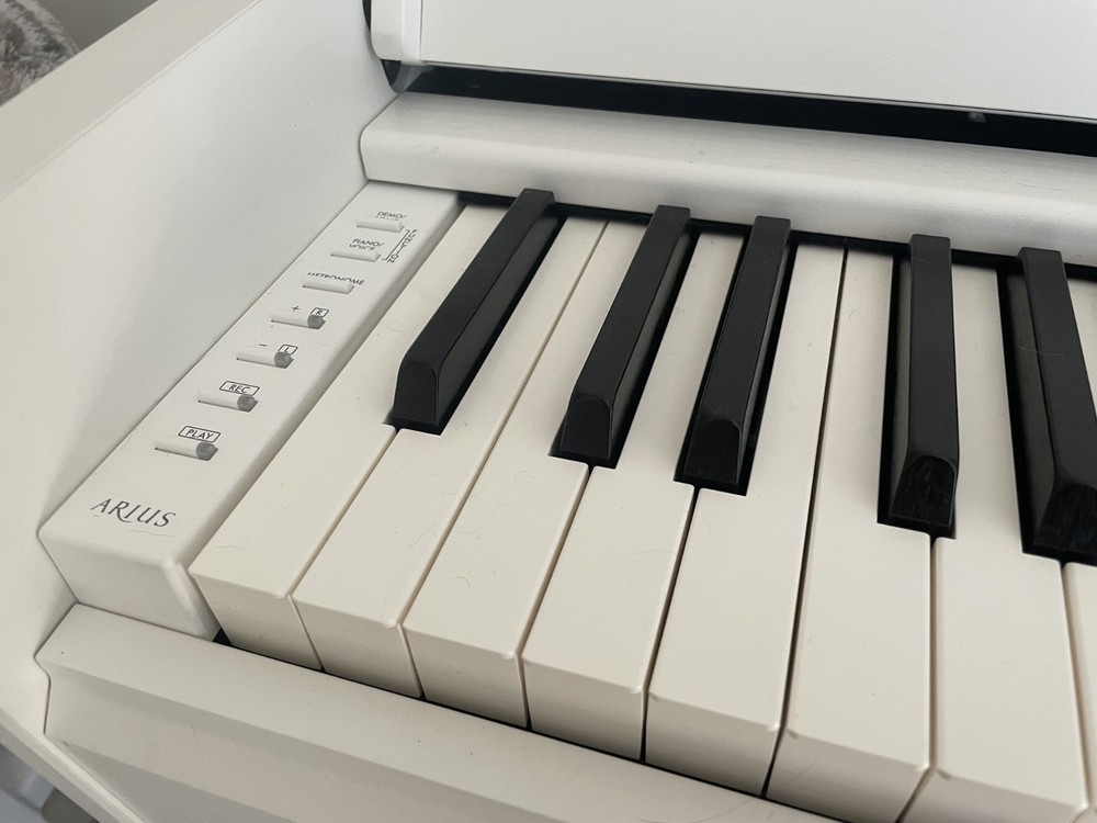 Yamaha Arius YDP-S55 Console Digital Piano Level 2 White Walnut
