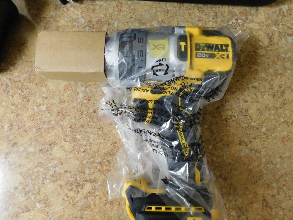 DEWALT 20V XR (2) TOOL COMBO KIT DCK2101QQ2