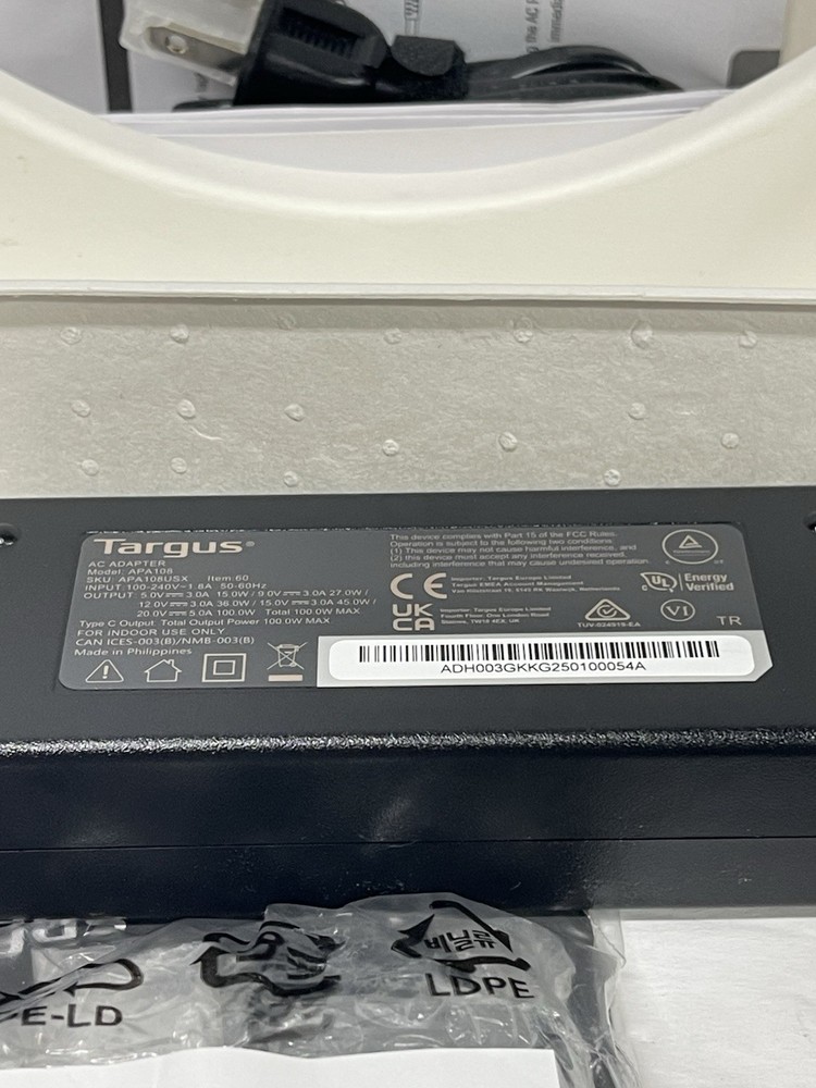 Targus Universal Charger Including all USB-C Devices - Black