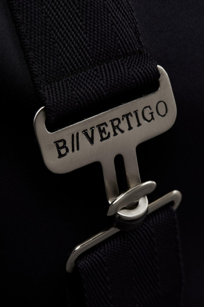 B VERTIGO DREW FUNCTIONAL RUG (BRAND NEW)(SIZE 75")