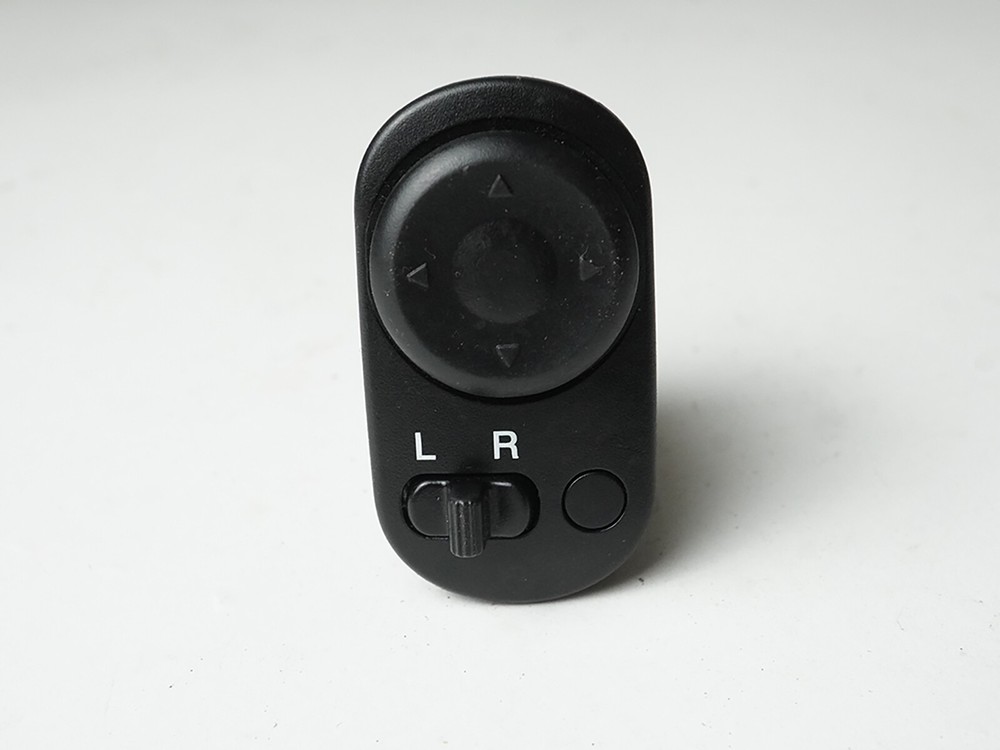 2005 - 2008 Suzuki Reno Forenza Mirror Adjust Power Control BuTTon Switch OEM