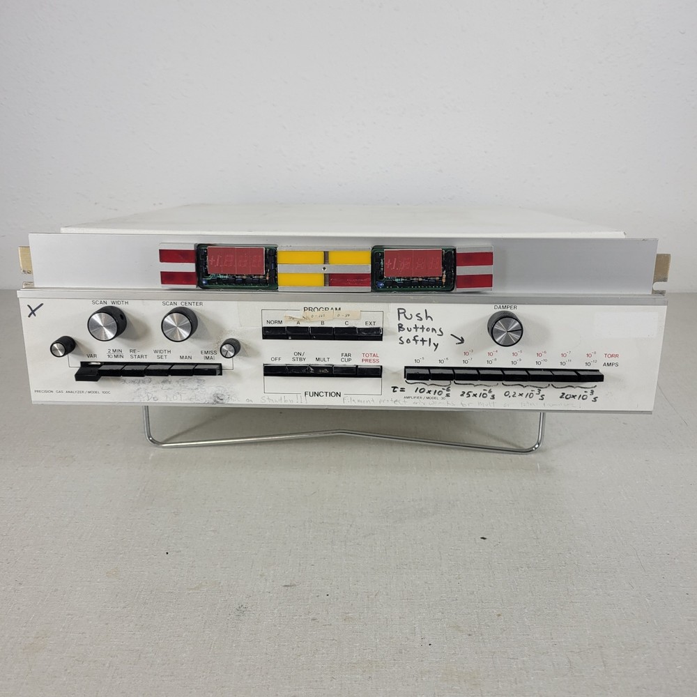 BROKEN UTI Instruments Precision Gas Analyzer 100C Control Unit Kickstand