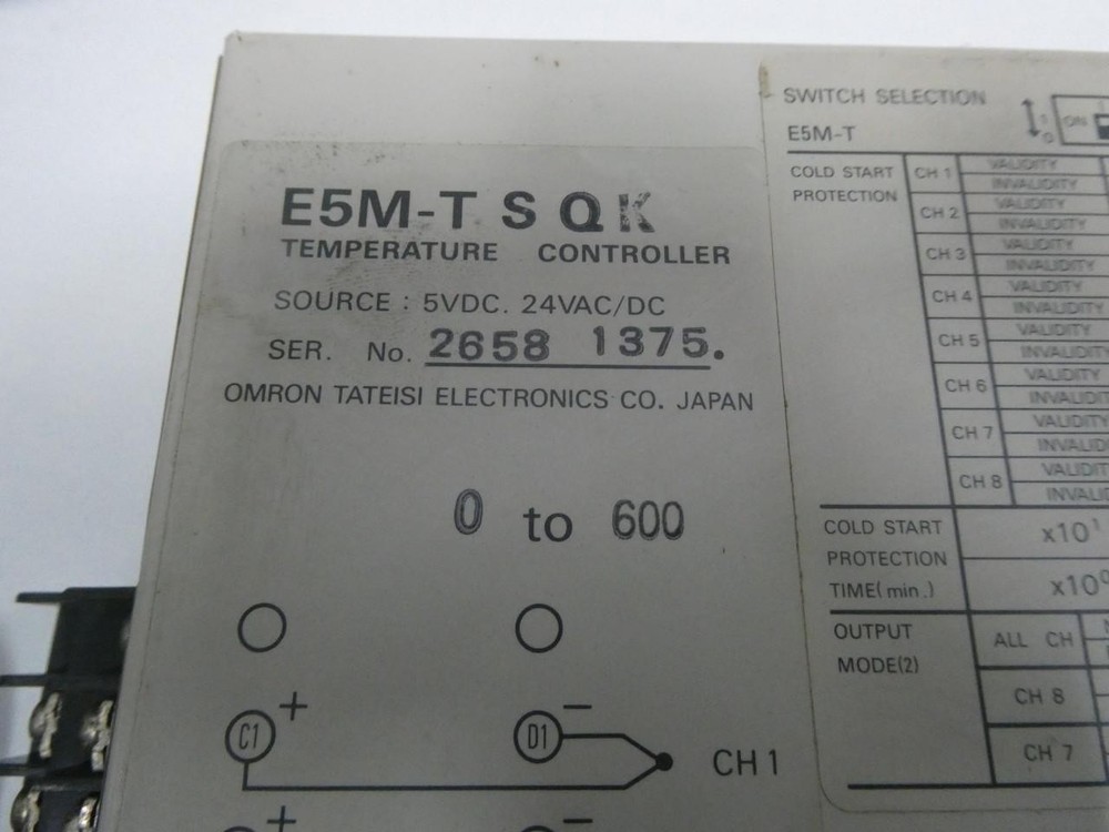 Omron E5M-TSQK Temperature Controller 24v-ac/dc