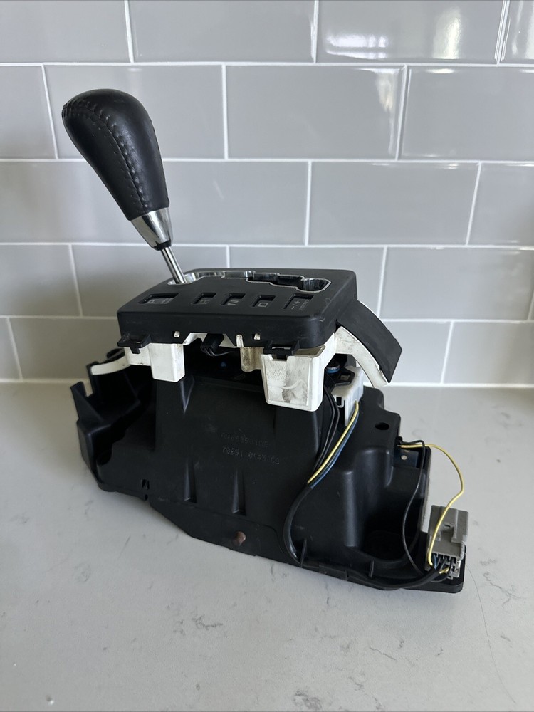 2005 to 2007 Chrysler Pacifica Gear Shifter Assembly Shift