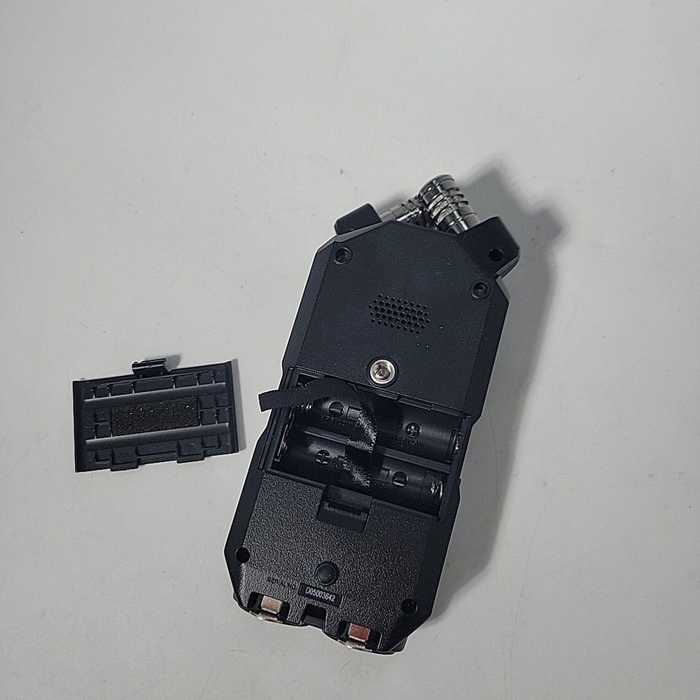 Zoom H4essential 4-Track 32-Bit Float Portable Audio Recorder