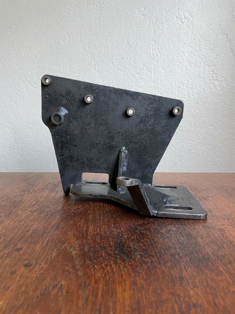 Porsche 911 AC Compressor Mounting Bracket SUPPORT A/C Air Conditioning