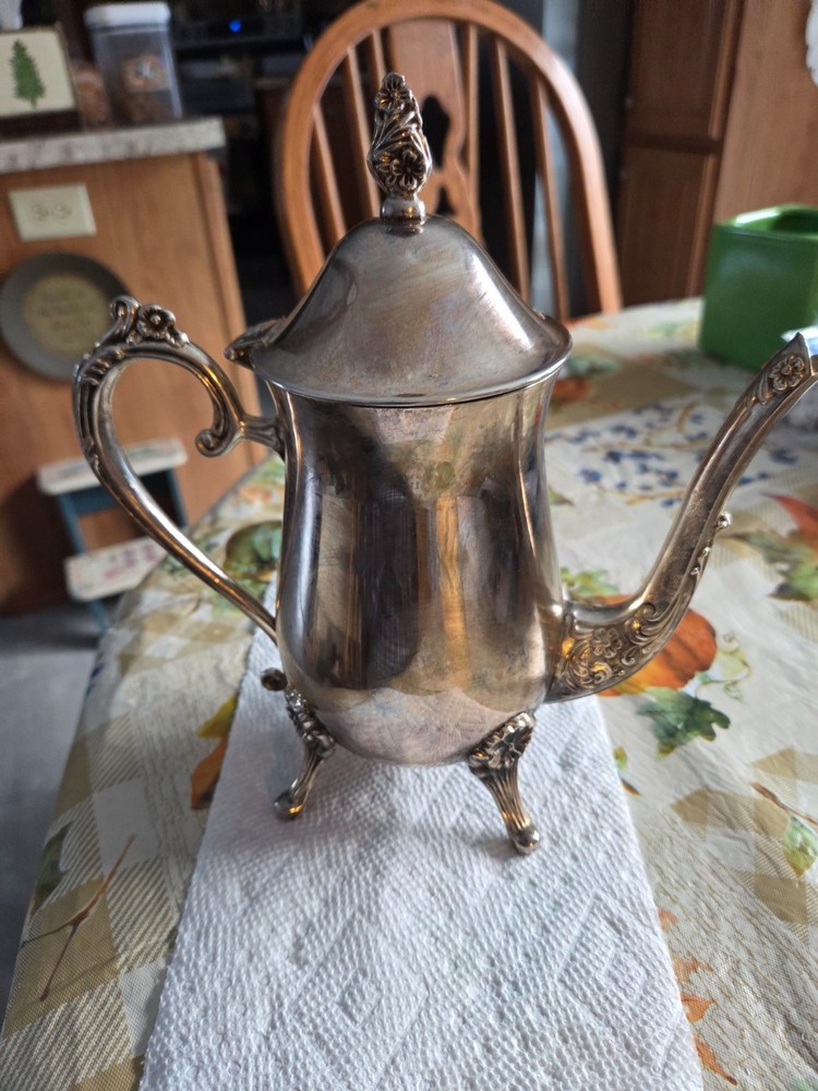 Antique silver plated teapot in excellent condition